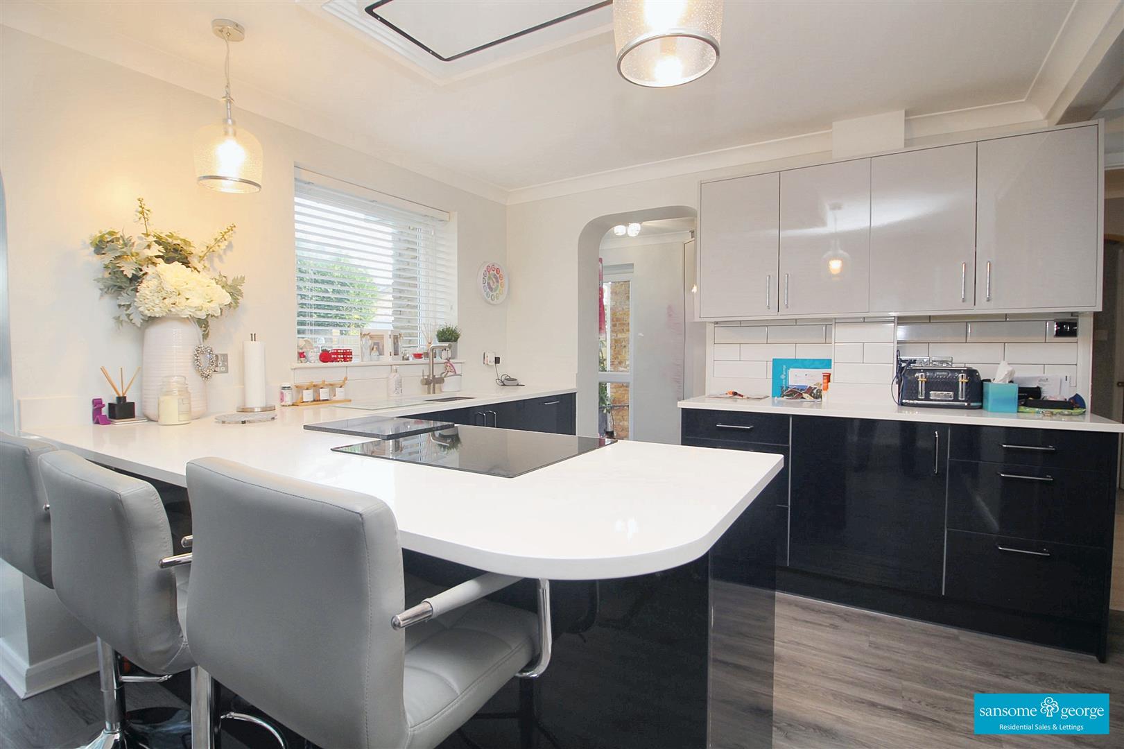 4 bed property in Addiscombe Chase, Tilehurst